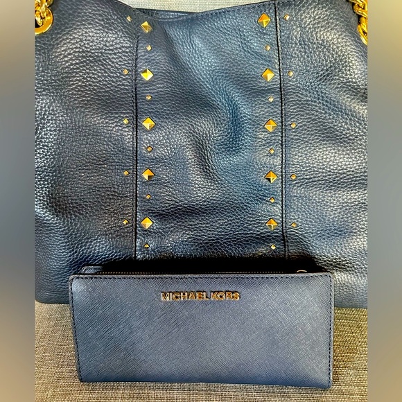 Authentic Micheal Kors Large Pebbled Leather Shoulder Bag & Wallet - Picture 2 of 7